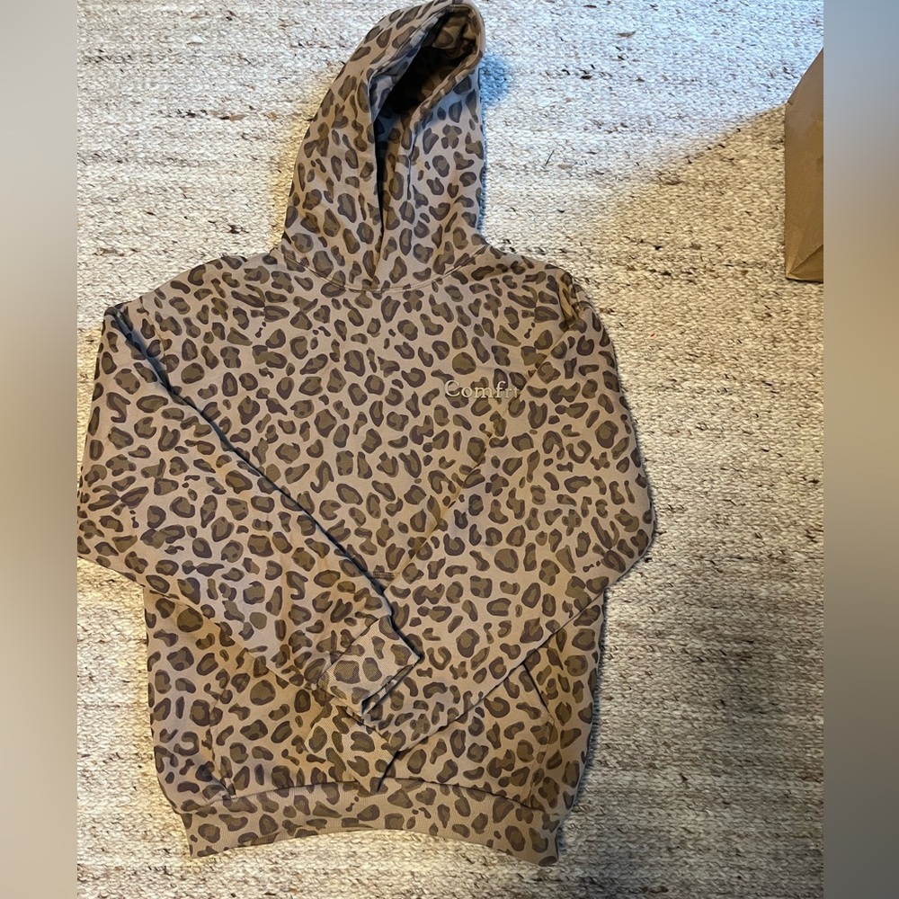 Comfrt Leopard Print Hoodie